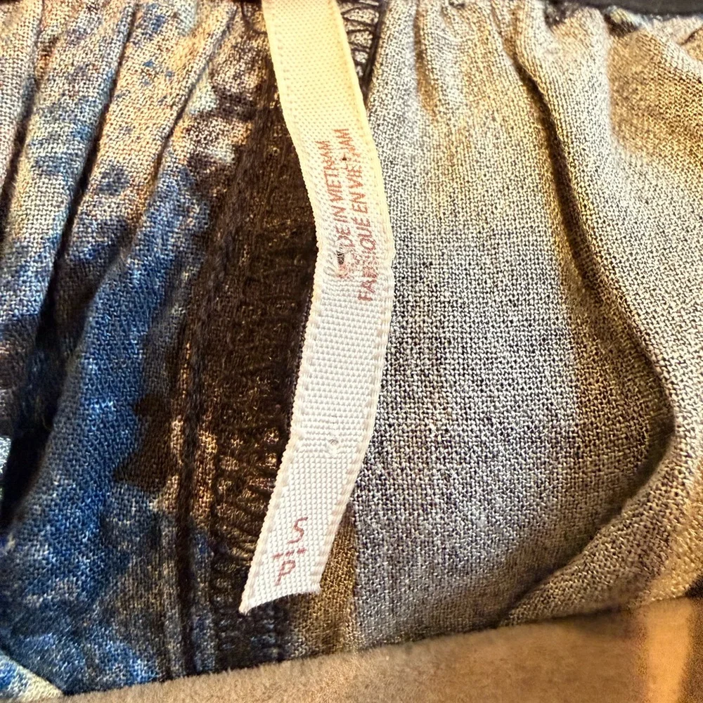 FREE PEOPLE Meadow Lark Black Floral Oversized Tunic Blouse 100% Rayon S-L - Picture 3 of 5